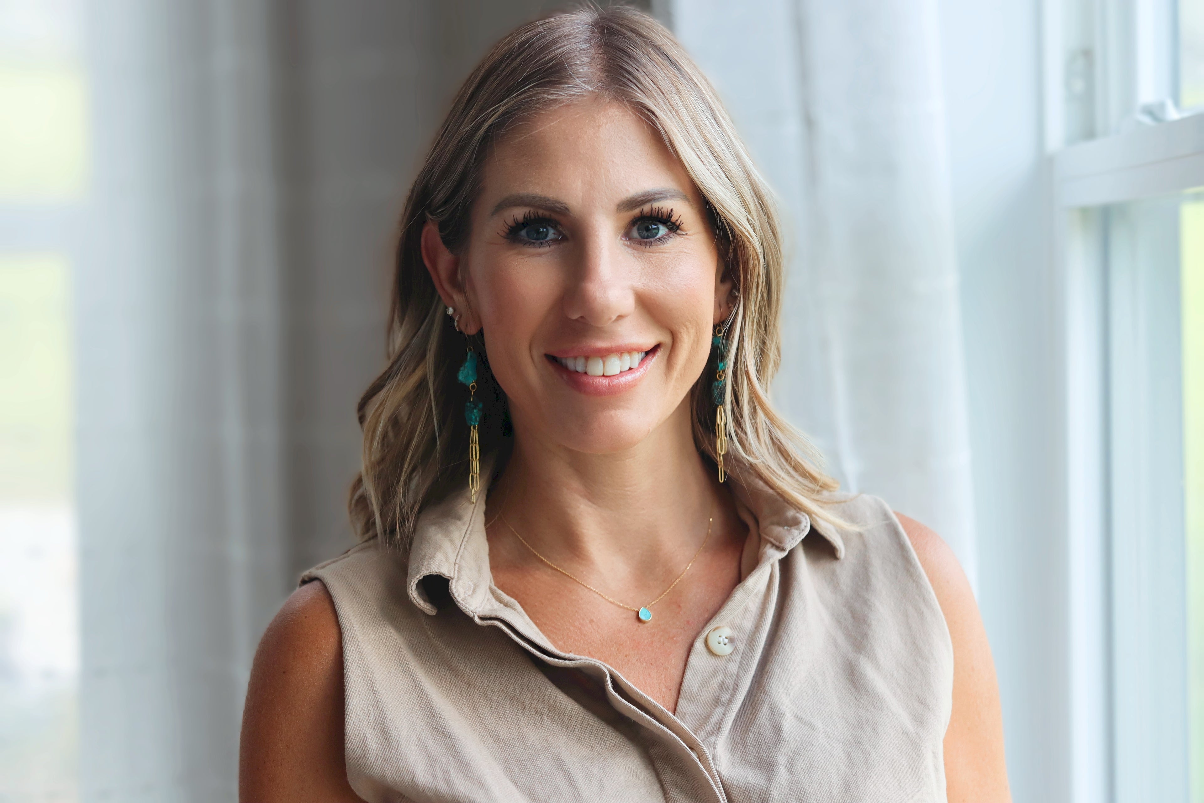 Dainty Teardrop Turquoise Necklace